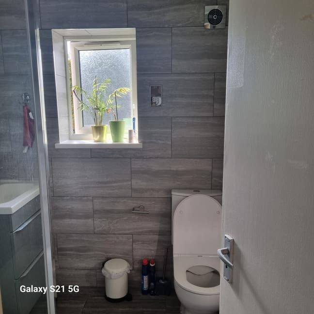 Double Room to Let in a Friendly House Main Photo