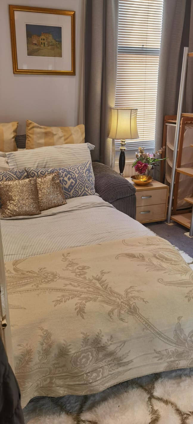 Lovly Dble Rm at &pound;1000p.cm. 'inc bills' in Fulham  Main Photo