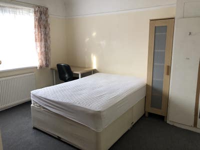 Double Room / Single Occupancy / East Acton  Main Photo