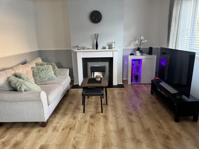 Furnished double room in a quiet residential area Main Photo