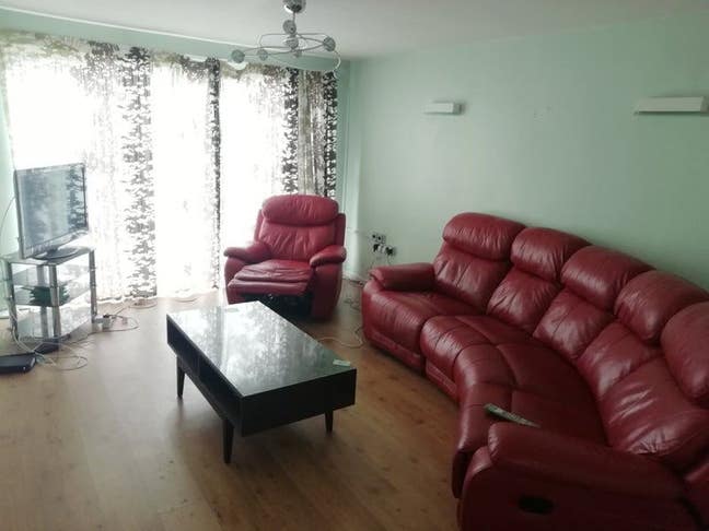 2 Spare Rooms in House in Heaton Main Photo