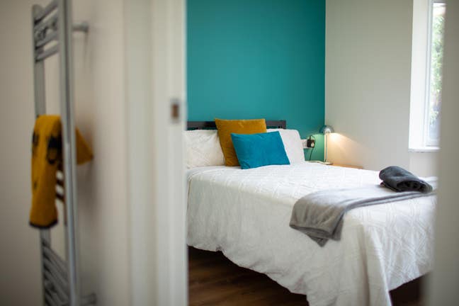 🏡 Spacious & Modern newly refurbished 5-Bed HMO  Main Photo
