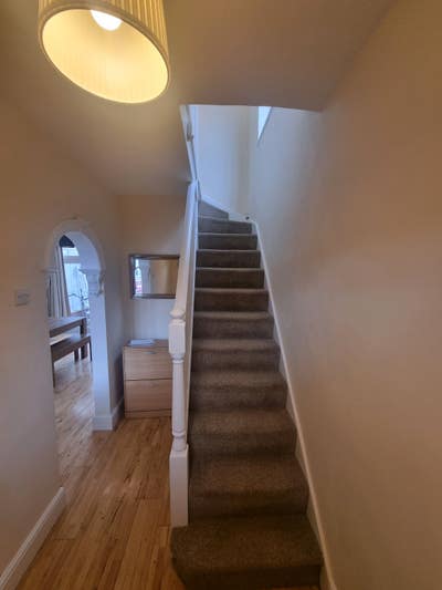 2-bed house for rent Main Photo