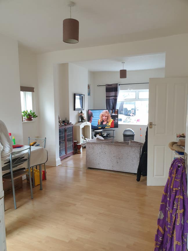 Spacious 3  Bed House, close to amenities. Main Photo