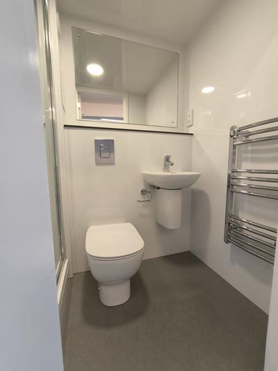 🏠 Bright Ensuite Room in Town Centre Main Photo