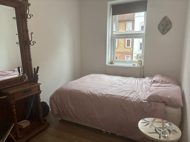 Monday - Friday only- double room available Main Photo