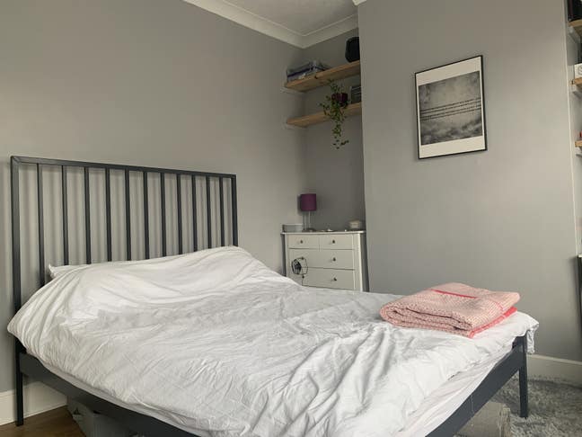 Furnished master bedroom for short term let  Main Photo