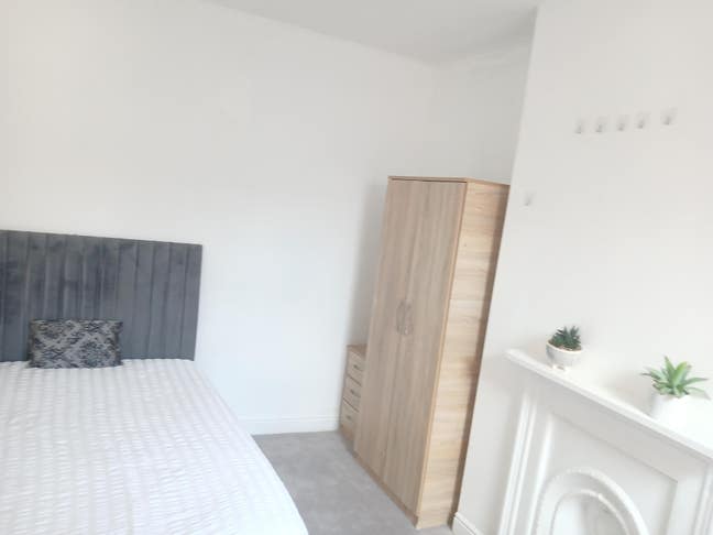 4 BED property refurbished  Main Photo