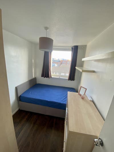 Double room in friendly home  Main Photo