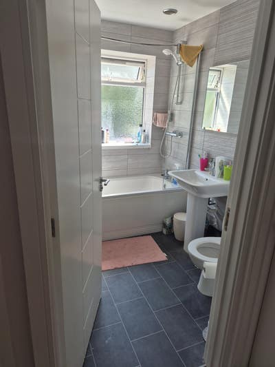1 room available to rent Main Photo