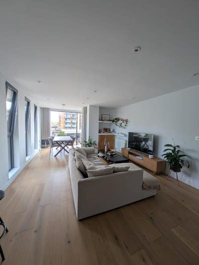 Female flatmate for lovely 2 bed for 12th April Main Photo