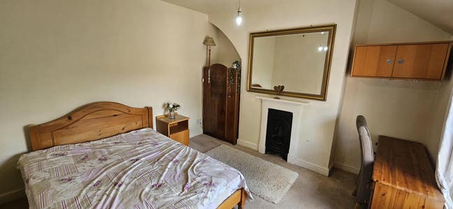 Spacious double room close to uni  Main Photo