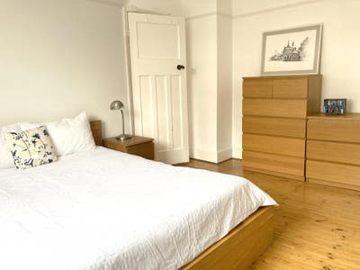 Spacious & Central Home with Garden Main Photo