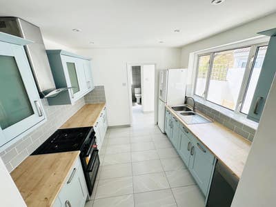 🏡 Modern 3-Bedroom House-Newly Built E6 Main Photo