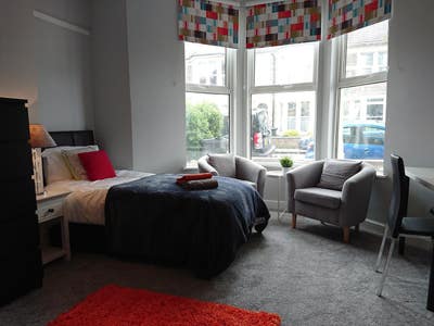 Double Room. Fast Access City & Temple Meads Main Photo