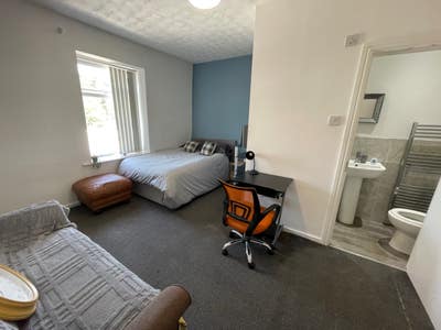 Available with Immediate Effect Double Room  Main Photo