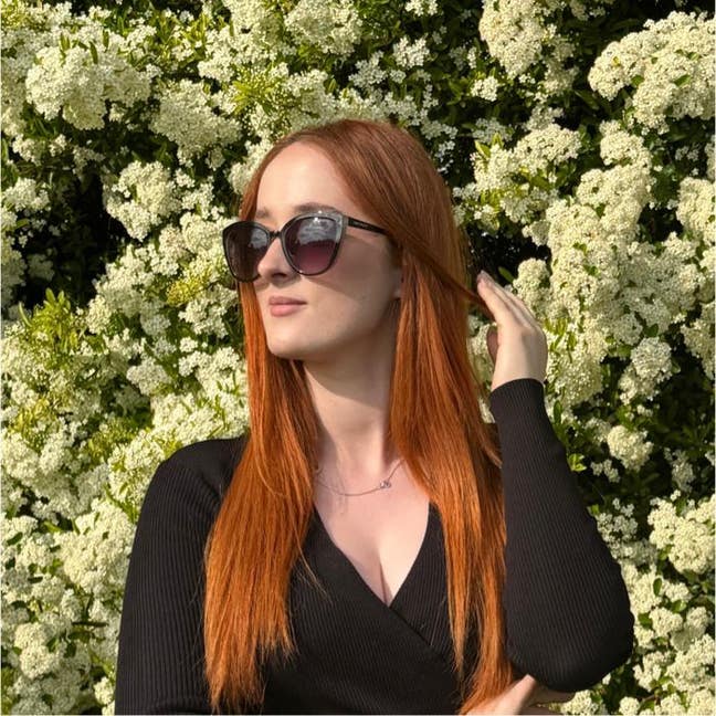 Professional Female seeks a single or double room Main Photo