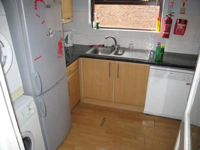 4 bed student house in great location Main Photo