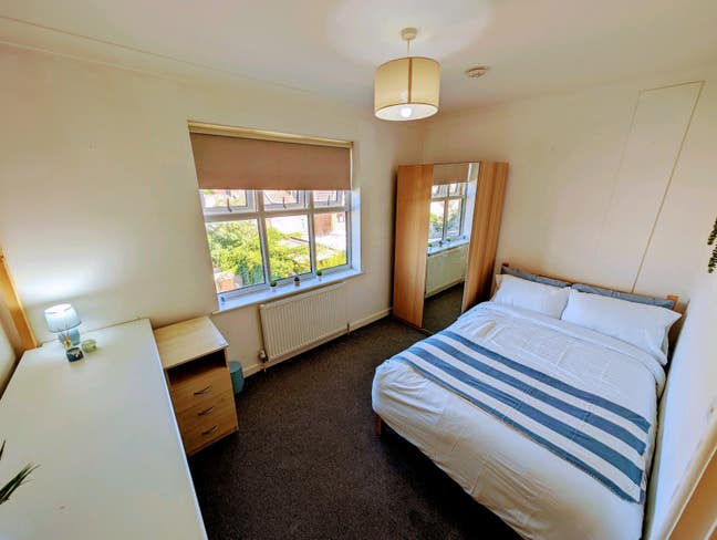 Spacious Double Room in Rochester!! Main Photo