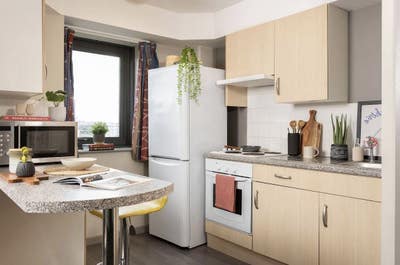 From 7/13 to 9/6 Student-Only Accommodation Main Photo