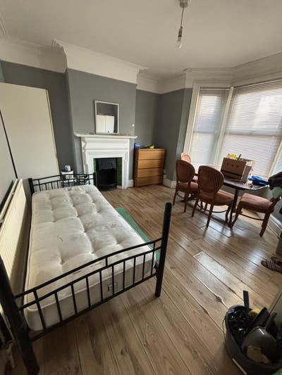 Double room for rent in shared house Main Photo