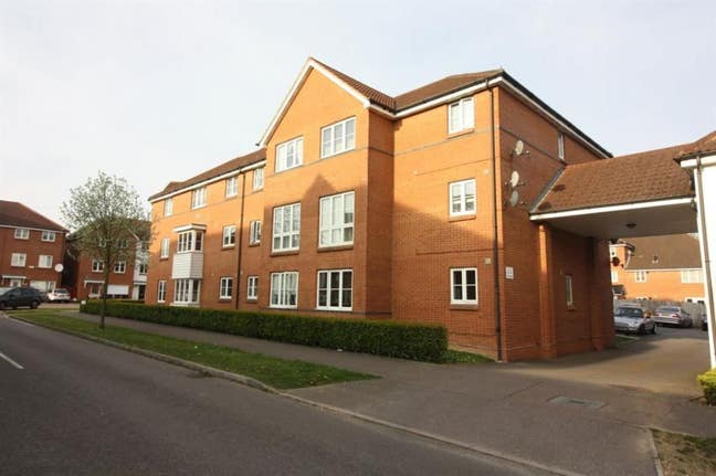 2 Bed Flat, Welwyn Garden. City, Hertfordshire Main Photo