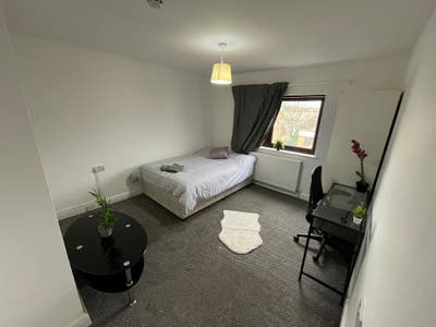 🚆 Easy Access to Basildon Station | Double Rooms Main Photo