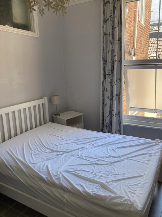 Lovely bright double room in Southsea Main Photo