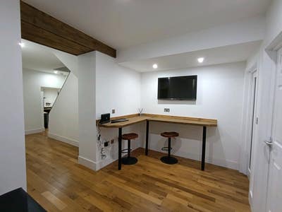 Modern & Secure Rooms - All Bills Included Main Photo