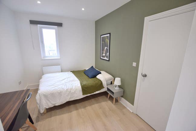 2 En Suite Rooms - Gloucester Road, Reading Main Photo