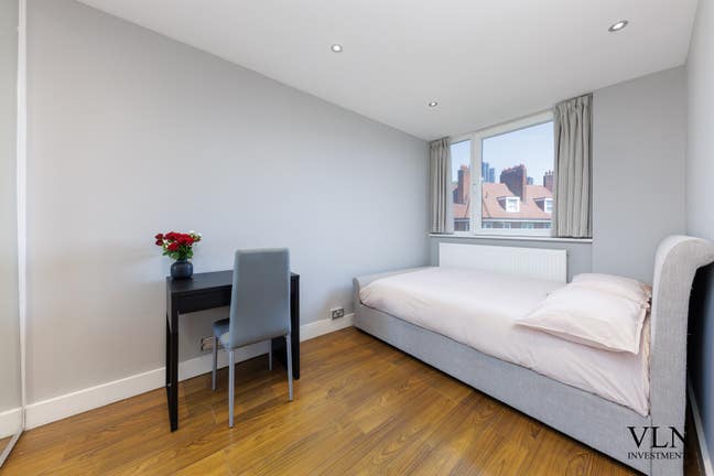 En Suite Rooms 🧸 New House to Call Home 🧸 Main Photo