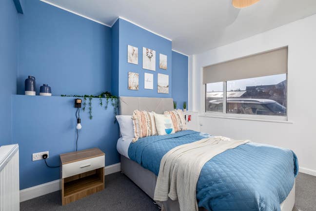 🔥Luxury rooms in Newly Refurbished house 🔥 Main Photo