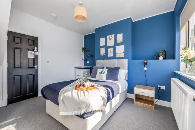 🔥Luxury rooms in Newly Refurbished house 🔥 Main Photo