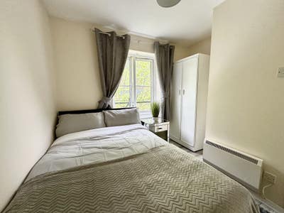Canary Wharf*Double in a Modern 3Beds*August  Main Photo