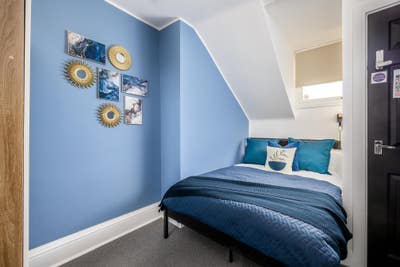 🔥Luxury rooms in Newly Refurbished house 🔥 Main Photo