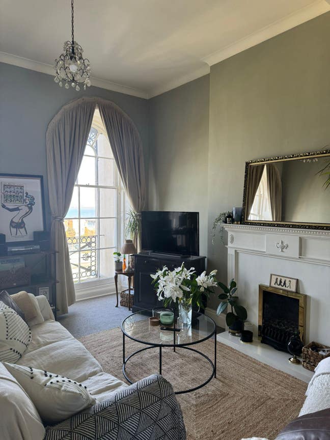 Entire apartment sea views & parking & bills inc Main Photo