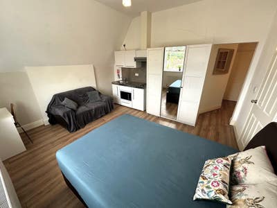 Moseley Studio Flats, all bills included Main Photo