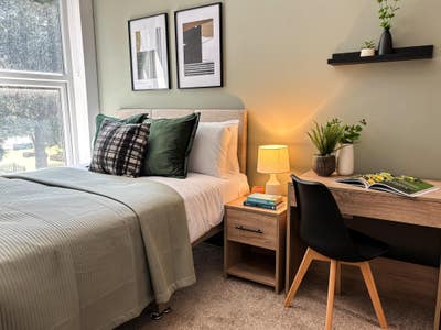 ✨ En-Suite Rooms w/ Kitchenettes | Bills Inc. 💡 Main Photo