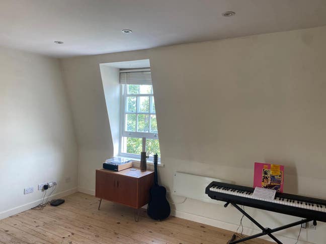 Subletting Lovely Double Room Main Photo