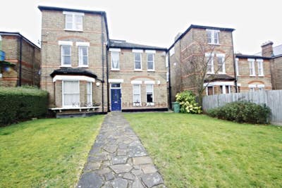 Three double bedroom split level conversion Main Photo