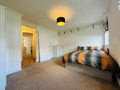 🏠Peaceful Room close to Central Lin Main Photo