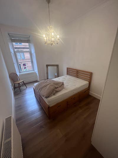 Double Room - Paisley / 20 min commute to Glasgow  Main Photo