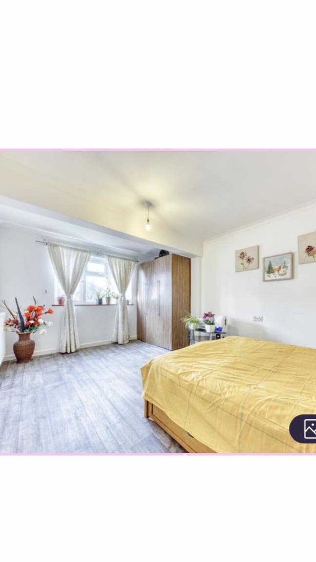 ✅ Large Double Bedroom , Booking starts now Main Photo