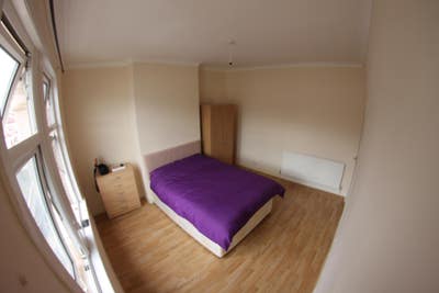 2 Spacious Double Rooms –E12- All Bills Included  Main Photo