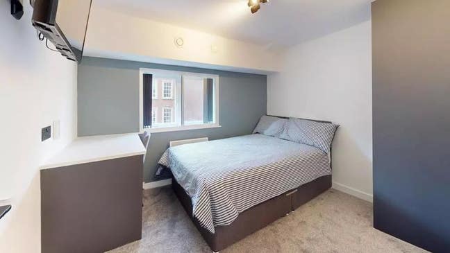 Luxury 3 Large Bedroom Terraced Flat to Rent Main Photo