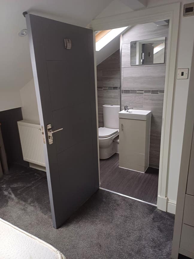 Newly Renovated HMO – 4 Ensuite & 3 Single Rooms Main Photo