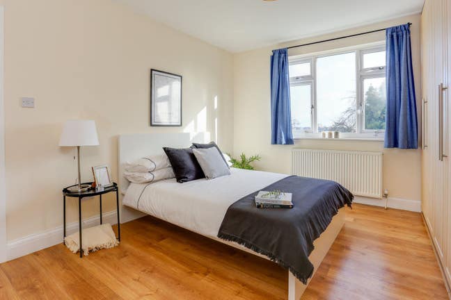 2 Rooms in Cricklewood Home Main Photo