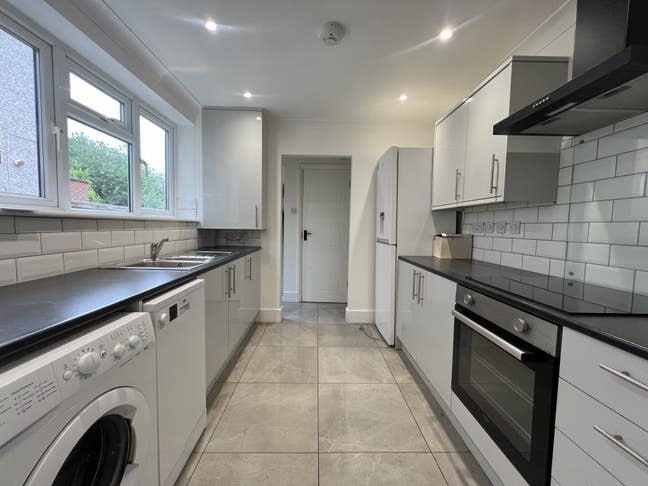 Four bedroom house on Davidson Rod, Croydon Main Photo