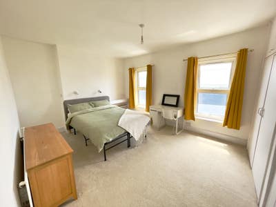 Bright & comfortable room in central Salisbury Main Photo