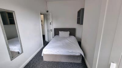 Spacious Double Room in Smethwick  Main Photo